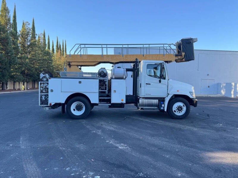2015 Hino 258A
