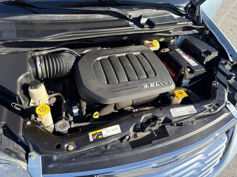 2013 Chrysler Town and Country Touring-L