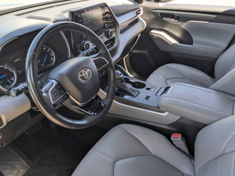 2021 Toyota Highlander Hybrid XLE