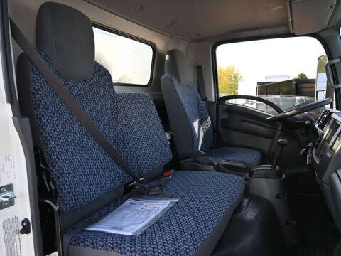 2024 Isuzu NPR HD 1F2