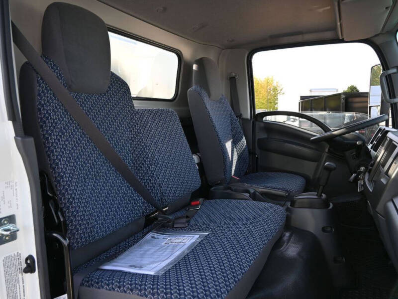 2024 Isuzu NPR HD 1F2