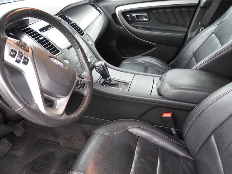 2017 Ford Taurus SEL