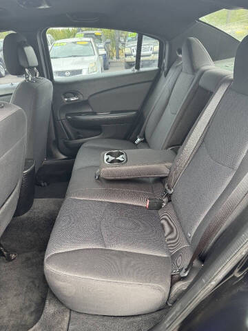 2013 Chrysler 200 Touring