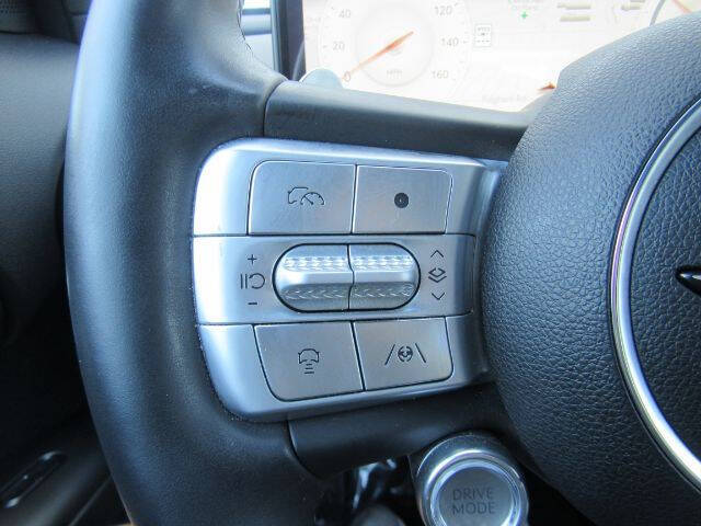 2024 Genesis GV60 Standard