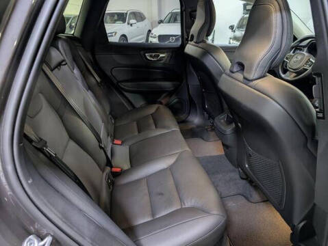 2025 Volvo XC60 B5 Plus Dark Theme