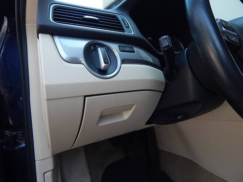 2015 Volkswagen Passat 1.8T Wolfsburg Edition