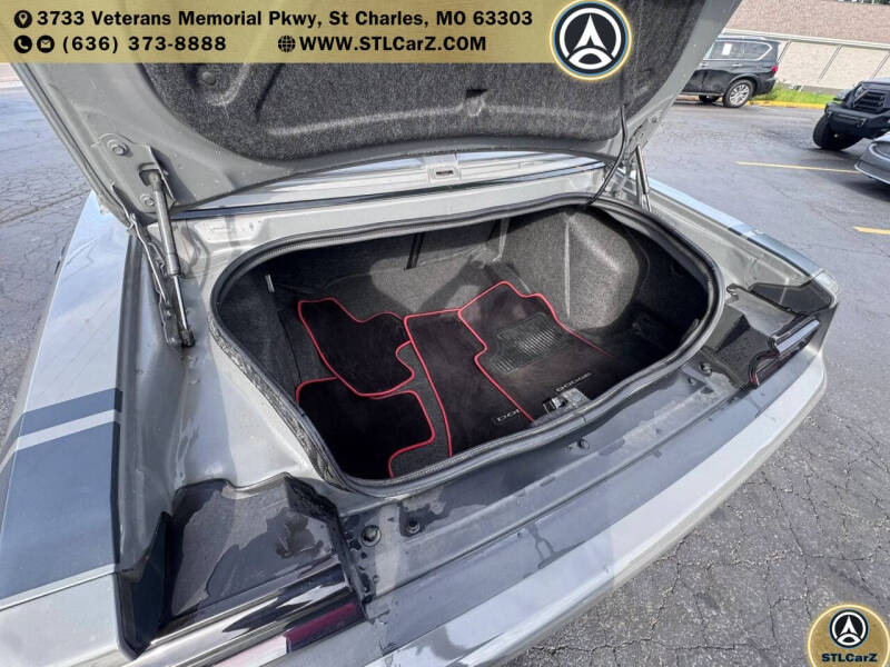 2017 Dodge Challenger 392 HEMI Scat Pack Shaker