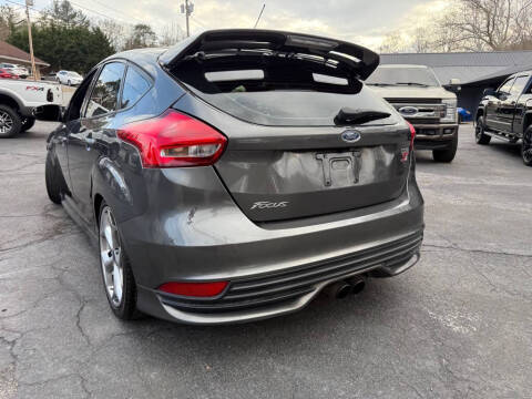 2017 Ford Focus ST