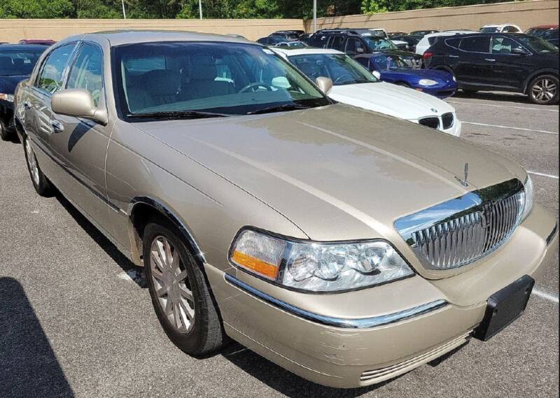 2006 Lincoln Town Car for sale at Dixie Motors Inc. in Northport AL
