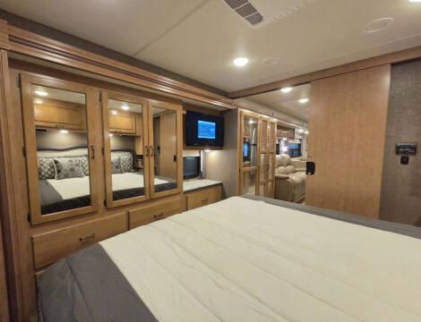 2017 Thor Motor Coach Hurricane