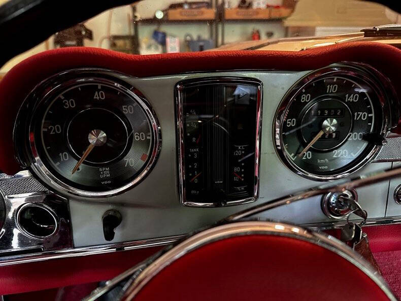 1965 Mercedes-Benz 230SL