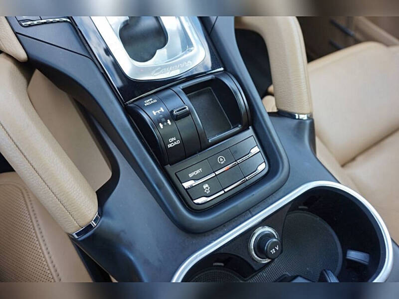 2014 Porsche Cayenne Platinum