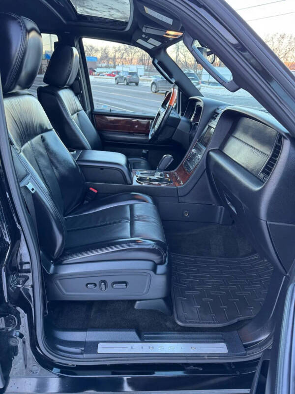 2017 Lincoln Navigator Select