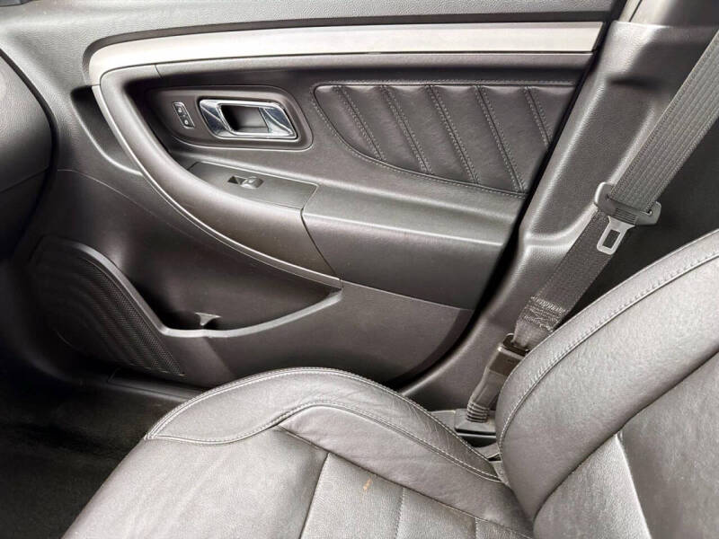 2015 Ford Taurus SEL