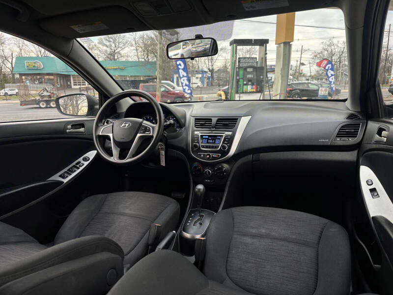 2017 Hyundai Accent SE