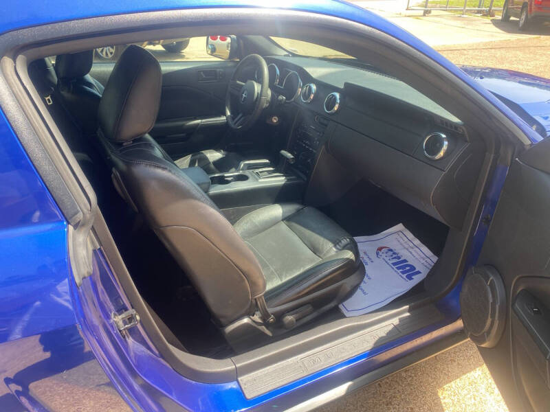 2005 Ford Mustang V6 Deluxe