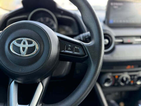 2020 Toyota Yaris Hatchback LE