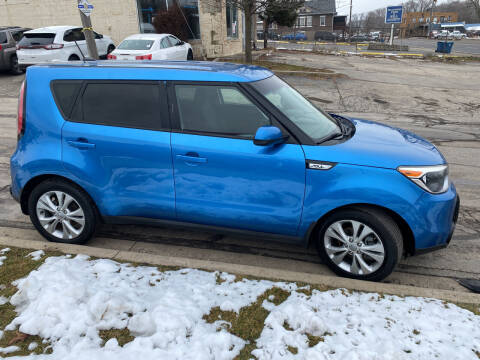 2016 Kia Soul +