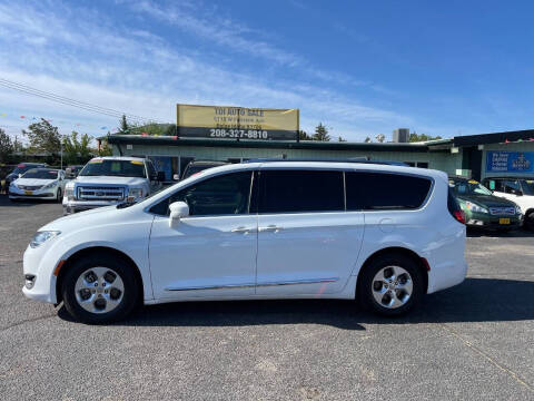 2017 Chrysler Pacifica Touring-L Plus