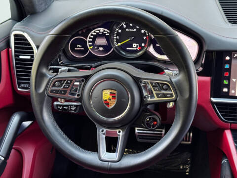 2022 Porsche Cayenne Turbo S E-Hybrid