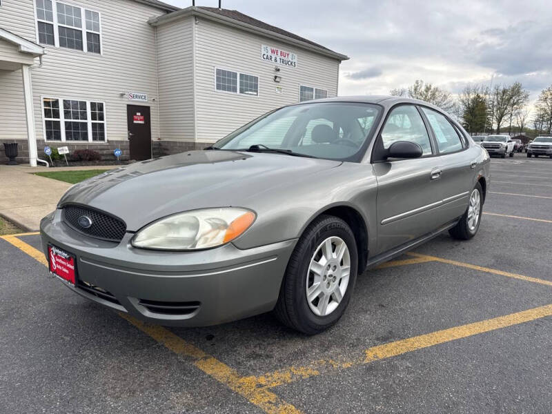2004 Ford Taurus SE