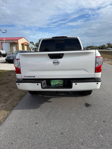 2017 Nissan Titan SV