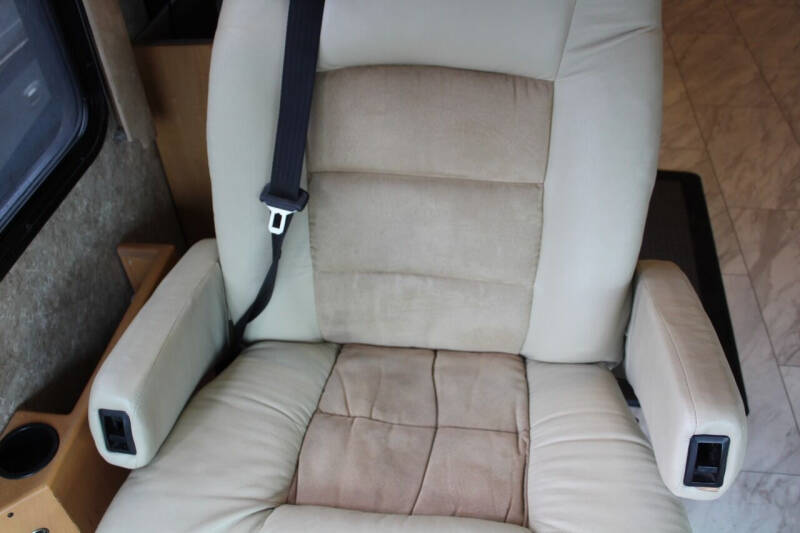 2006 Coachmen RV Sportscoach Encore 380-DS 33hp