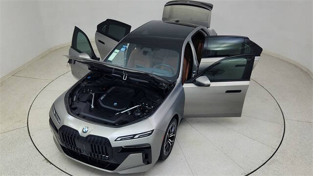 2023 BMW 7 Series 740i