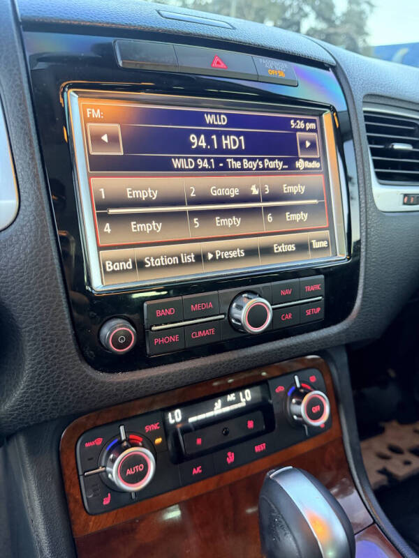 2014 Volkswagen Touareg V6 Sport