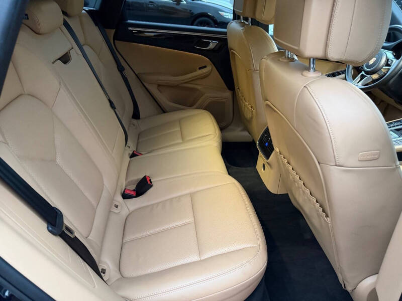 2017 Porsche Macan