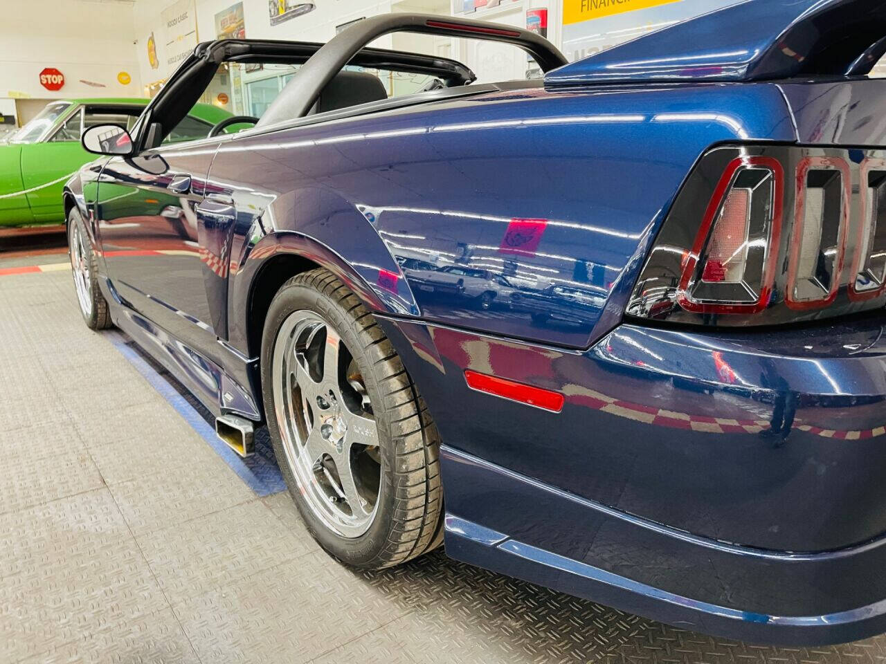2001 Ford Mustang 28