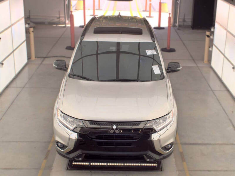 2020 Mitsubishi Outlander LE