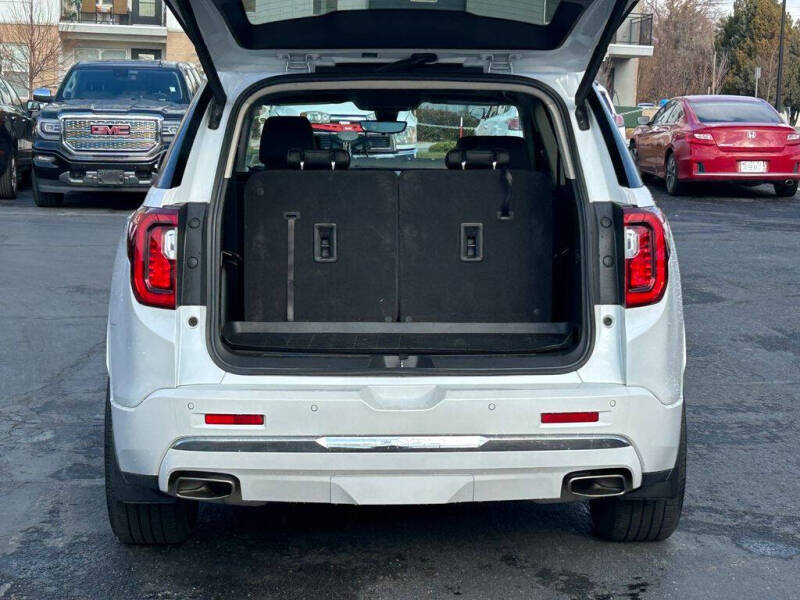 2022 GMC Acadia Denali