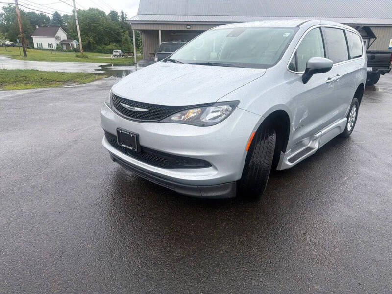 2023 Chrysler Voyager LX