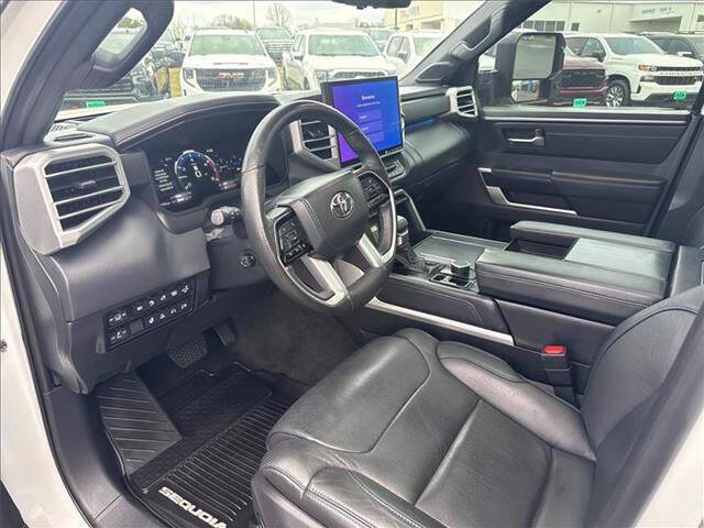 2023 Toyota Sequoia SR5