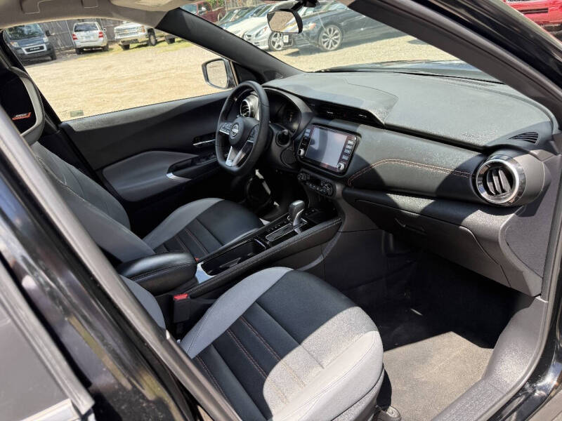 2024 Nissan Kicks SR