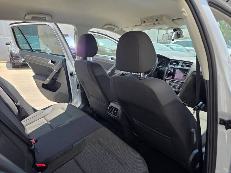 2019 Volkswagen e-Golf SE