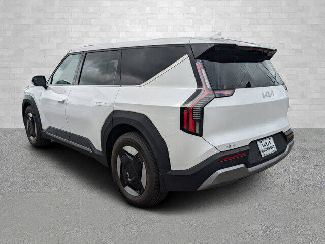 2024 Kia EV9 Light Long Range