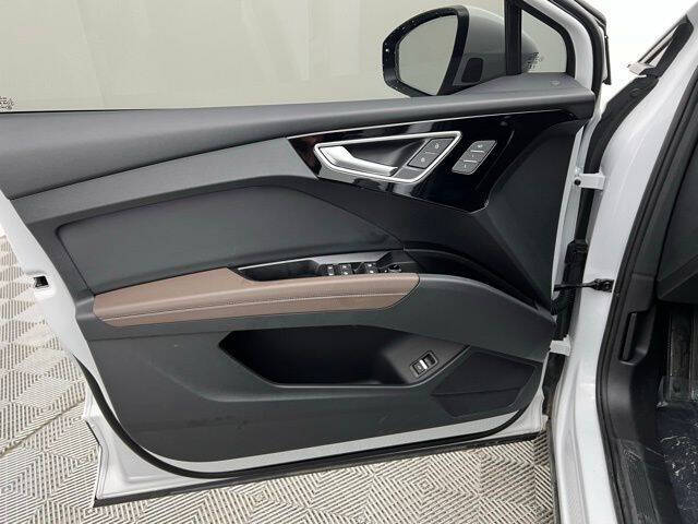2023 Audi Q4 e-tron quattro Premium Plus 50