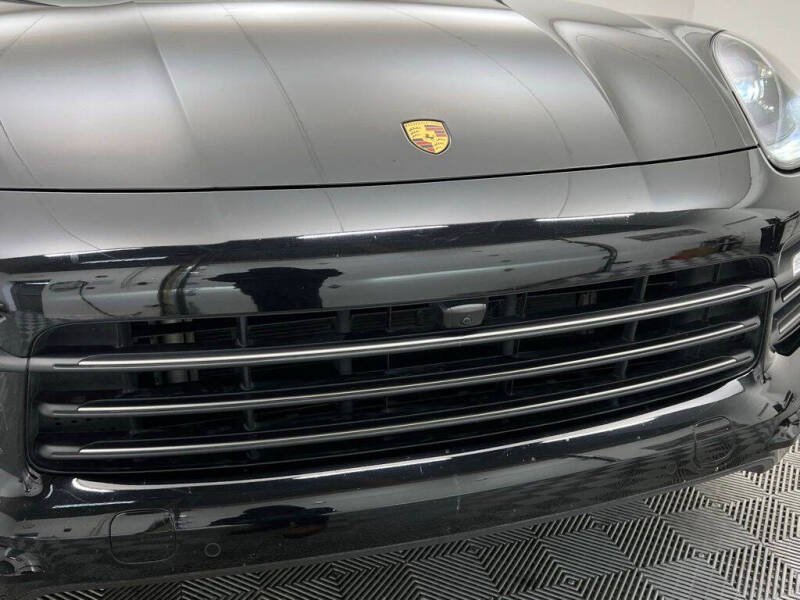 2023 Porsche Cayenne Coupe Platinum Edition