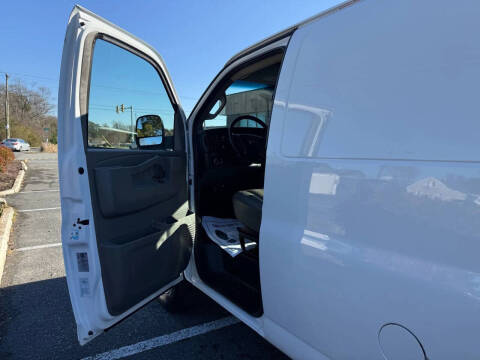 2022 GMC Savana 2500