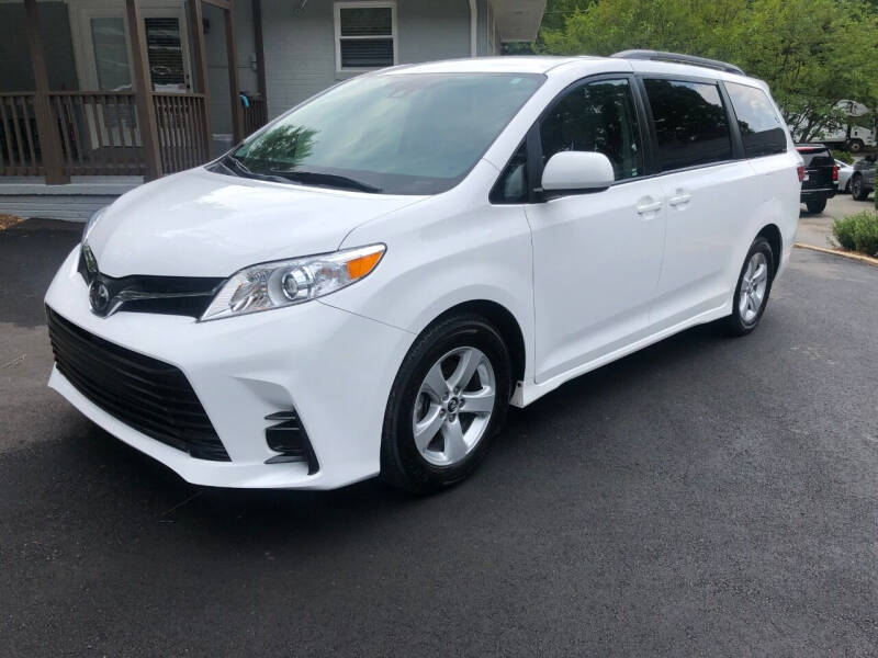 2018 Toyota Sienna LE 8-Passenger