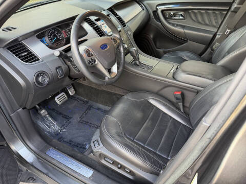 2016 Ford Taurus SHO