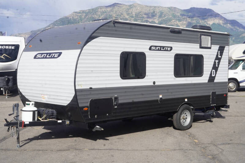 2024 Sunset Park RV Sun-Lite 19 RB