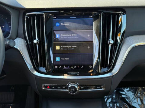 2024 Volvo S60 B5 Plus Black Edition