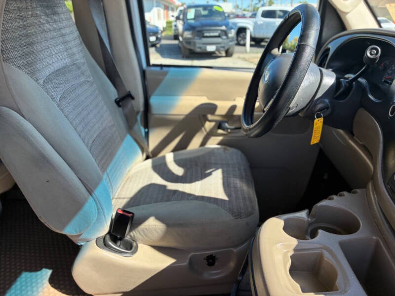 2003 Ford E-Series E-350 SD XLT