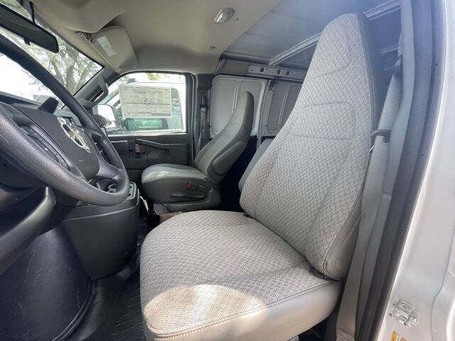 2025 Chevrolet Express 2500