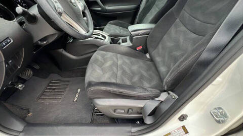 2016 Nissan Rogue SV