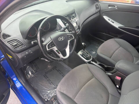 2013 Hyundai Accent SE