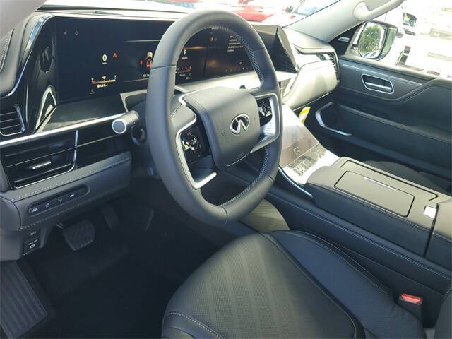 2026 Infiniti QX80 Luxe